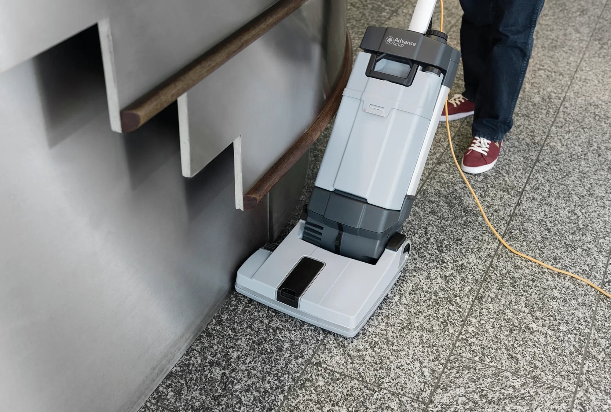 How to Use a Floor Scrubber Machine